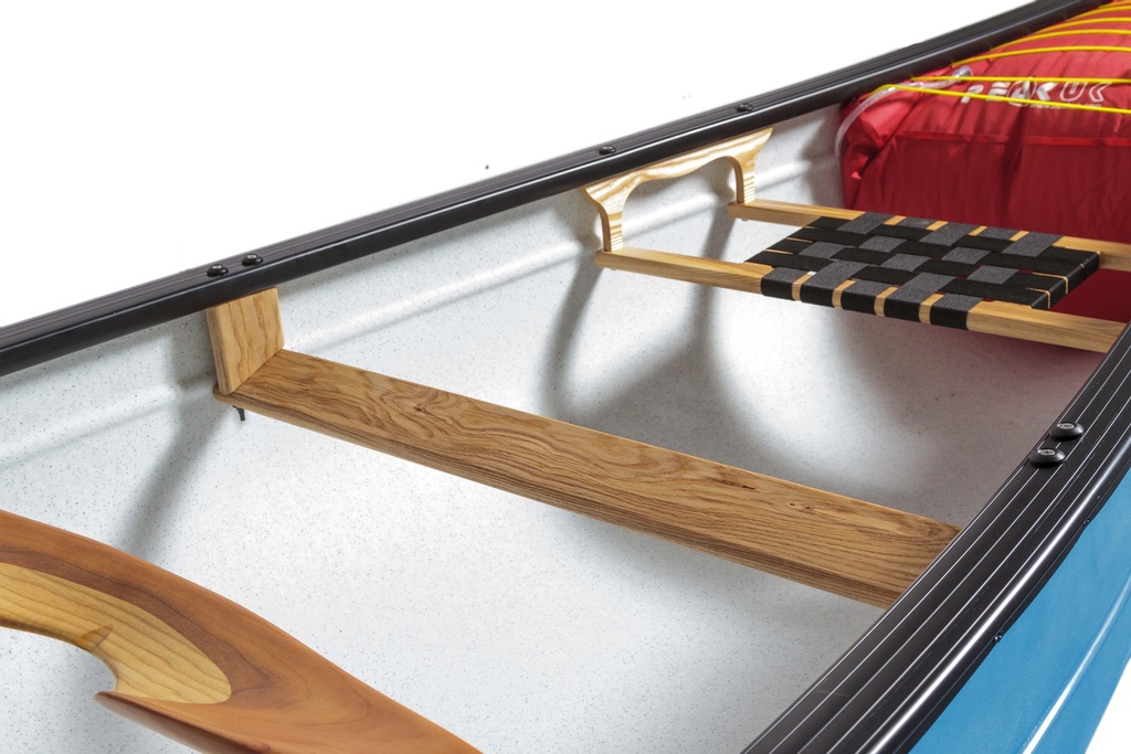 Fitted kneeling thwart